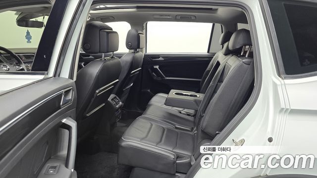 Volkswagen Tiguan Allspace 2.0 TDI Prestige 2020 — фото 12