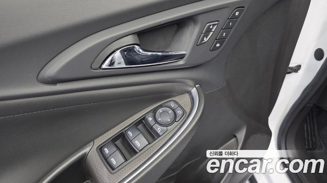 Chevrolet Malibu 2.0 Turbo LT Special 2021 — фото 13