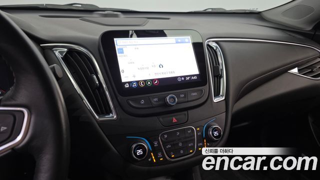 Chevrolet Malibu 2.0 Turbo LT Special 2021 — фото 17