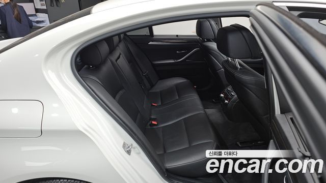 BMW 5 Series (F10) 528i Luxury Plus 2016 — фото 11
