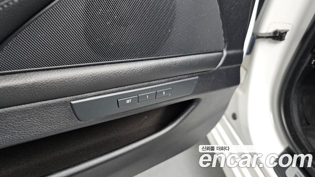 BMW 5 Series (F10) 528i Luxury Plus 2016 — фото 17