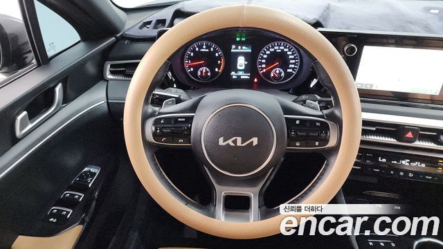 Kia K5 (III) 2.0 Prestige 2023 — фото 13
