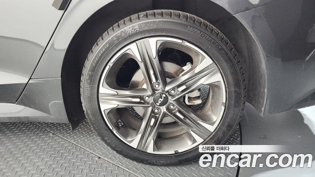 Kia K5 (III) 2.0 Prestige 2023 — фото 21