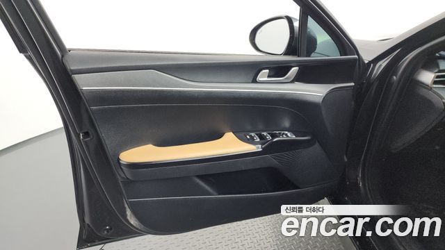 Kia K5 (III) 2.0 Prestige 2023 — фото 24