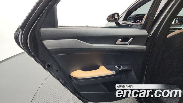 Kia K5 (III) 2.0 Prestige 2023 — фото 25