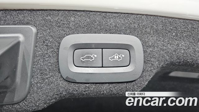Volvo S90 T8 AWD Excellence 2020 — фото 17