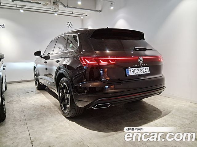 Volkswagen Touareg (III) 3.0 TDI Prestige 2024 — фото 3