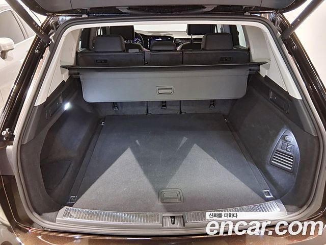 Volkswagen Touareg (III) 3.0 TDI Prestige 2024 — фото 19