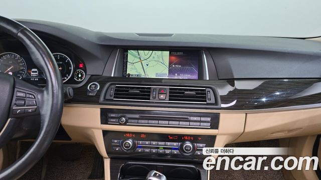 BMW 5 Series (F10) 520d Luxury Plus 2016 — фото 13