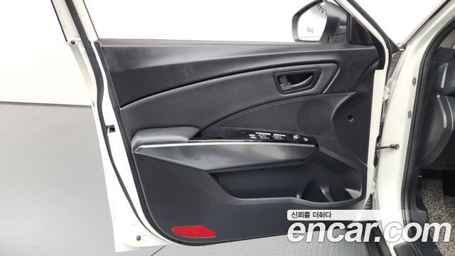 KG Mobility (SsangYong) Very New Tivoli Gasoline 1.5 2WD V3 2021 — фото 24