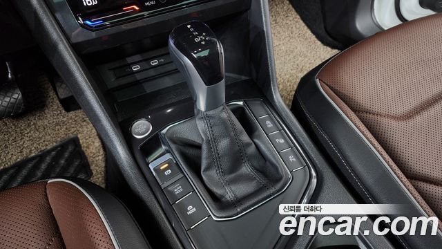 Volkswagen Tiguan Allspace 2.0 TSI Prestige 2022 — фото 9