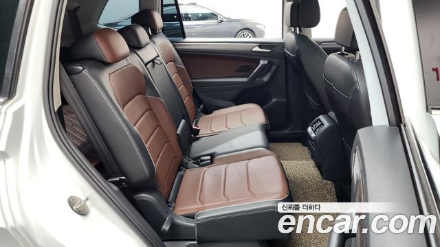Volkswagen Tiguan Allspace 2.0 TSI Prestige 2022 — фото 11