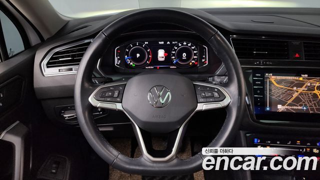Volkswagen Tiguan Allspace 2.0 TSI Prestige 2022 — фото 13