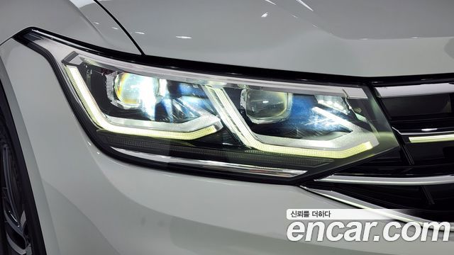 Volkswagen Tiguan Allspace 2.0 TSI Prestige 2022 — фото 22