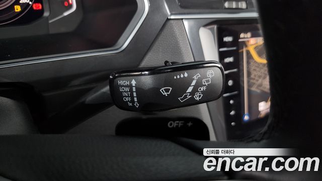 Volkswagen Tiguan Allspace 2.0 TSI Prestige 2022 — фото 30