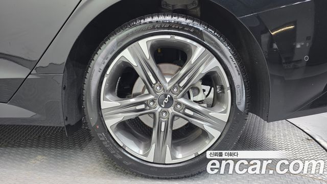 Kia K5 (III) 2.0 Signature 2023 — фото 27