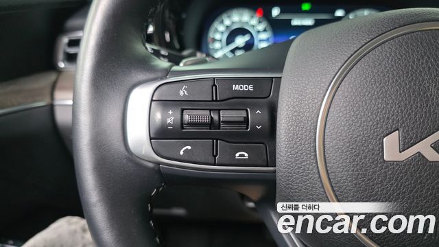 Kia K5 (III) 2.0 Signature 2023 — фото 32