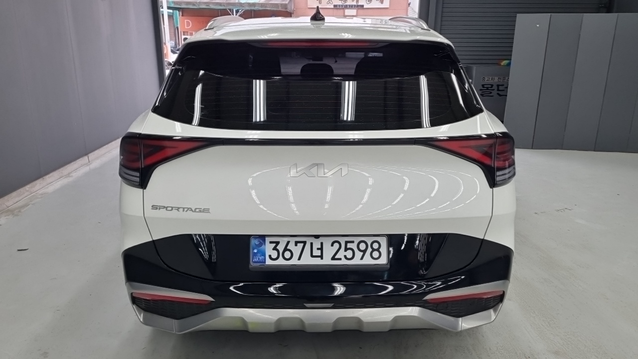 Kia Sportage (V) Diesel 2.0 2WD Nobleless 2023 — фото 4