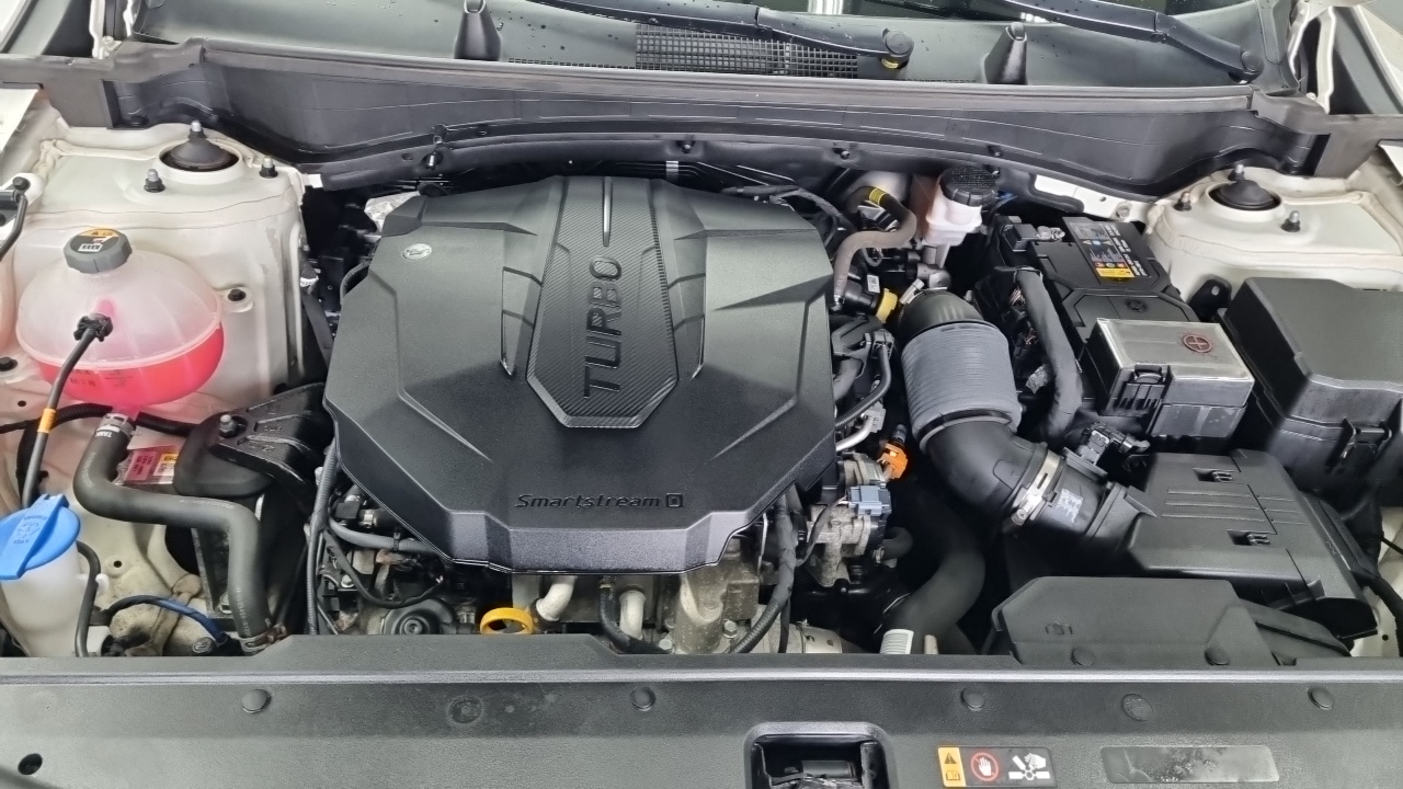 Kia Sportage (V) Diesel 2.0 2WD Nobleless 2023 — фото 6