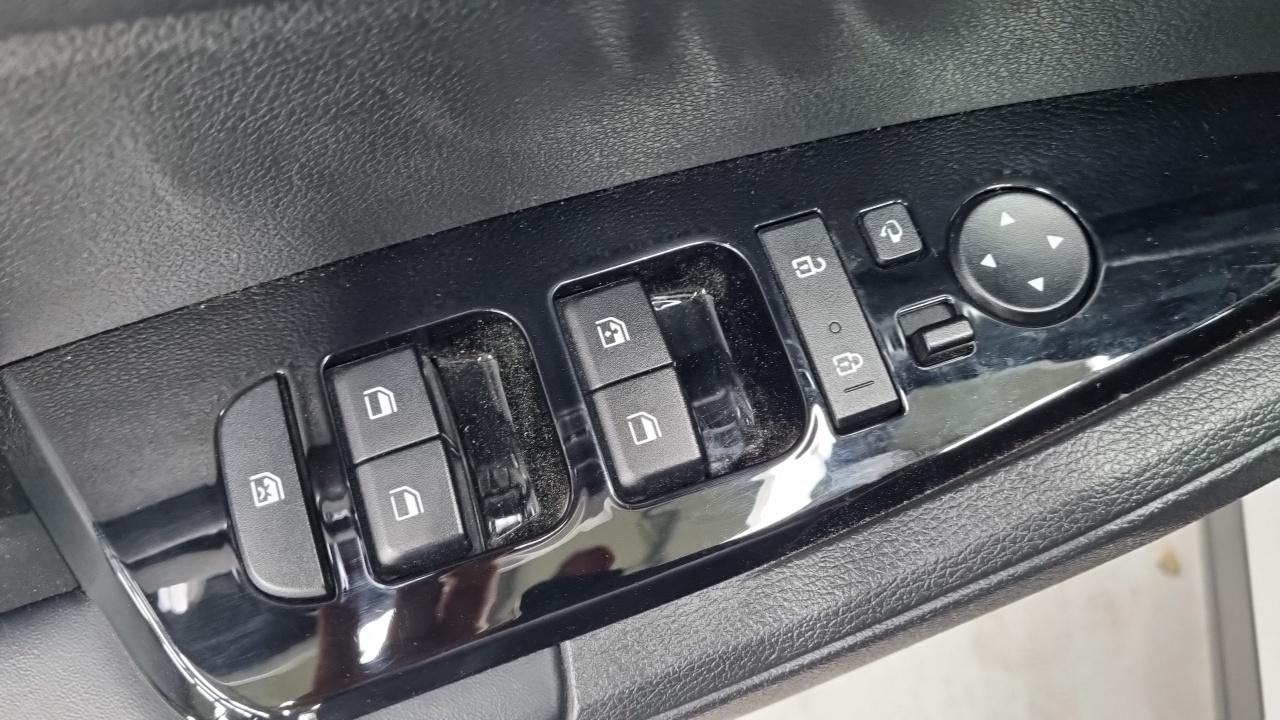Kia Sportage (V) Diesel 2.0 2WD Nobleless 2023 — фото 21
