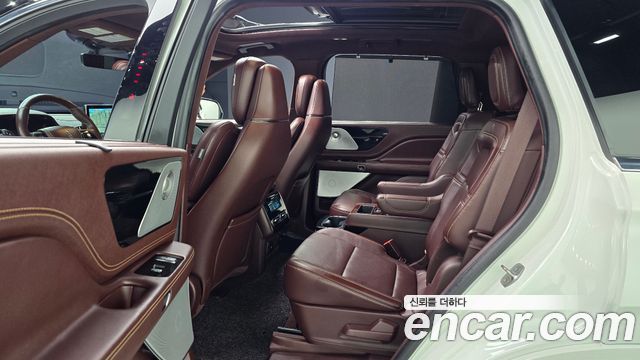 Lincoln Aviator (II) 3.0 Black Label AWD 2021 — фото 16