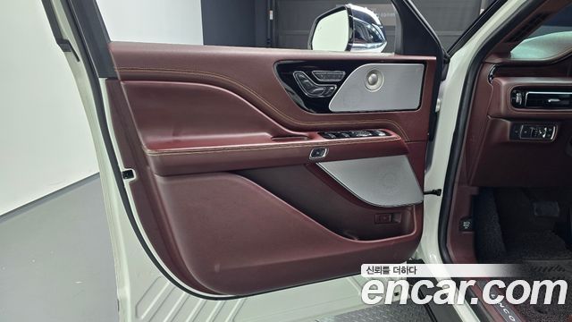 Lincoln Aviator (II) 3.0 Black Label AWD 2021 — фото 30