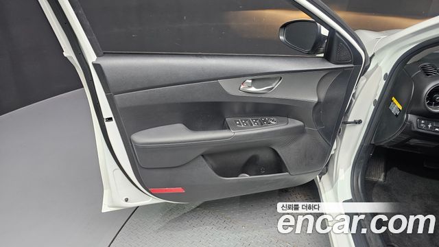Kia K3 Standard 2021 — фото 30
