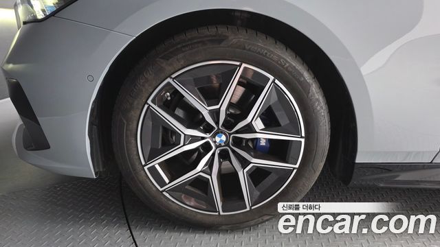 BMW 5 Series (G60) 523d M Sport 2025 — фото 5