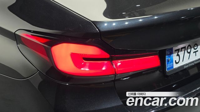BMW 5 Series (G30) 520i Luxury 2023 — фото 29