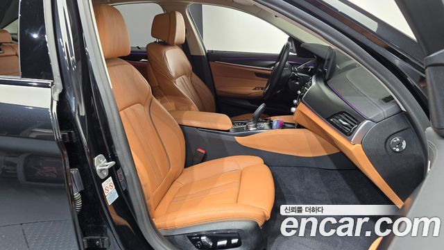 BMW 5 Series (G30) 520i Luxury 2023 — фото 32