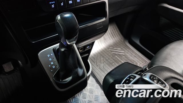 Hyundai Staria Cargo 3-Seater Modern 2022 — фото 9