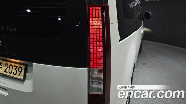 Hyundai Staria Cargo 3-Seater Modern 2022 — фото 23
