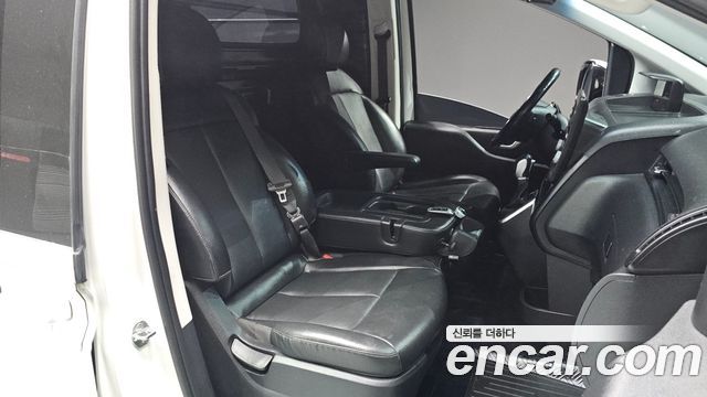 Hyundai Staria Cargo 3-Seater Modern 2022 — фото 26