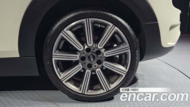 MINI Cooper S Clubman Standard 2nd 2021 — фото 21