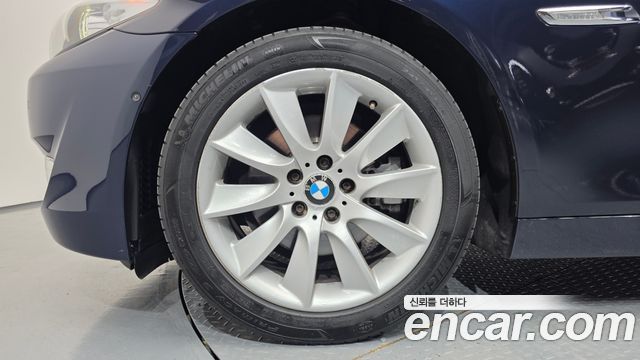 BMW 5 Series (F10) 528i 2012 — фото 5