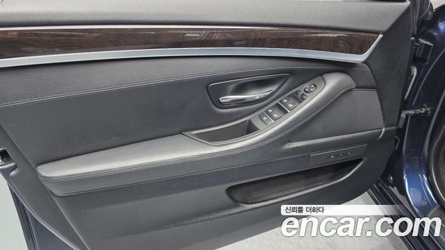 BMW 5 Series (F10) 528i 2012 — фото 24