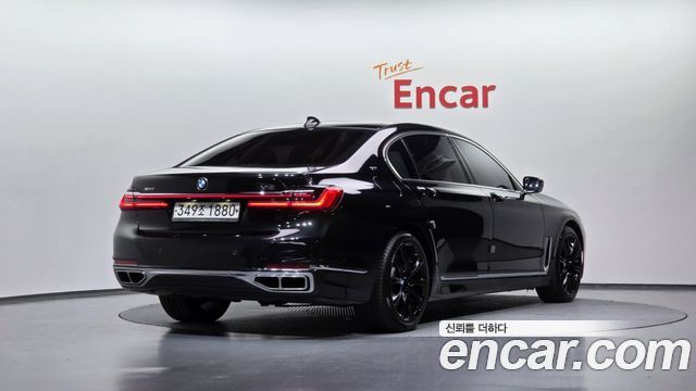 BMW 7 Series (G11) M760Li xDrive V12 Excellence 2020 — фото 2