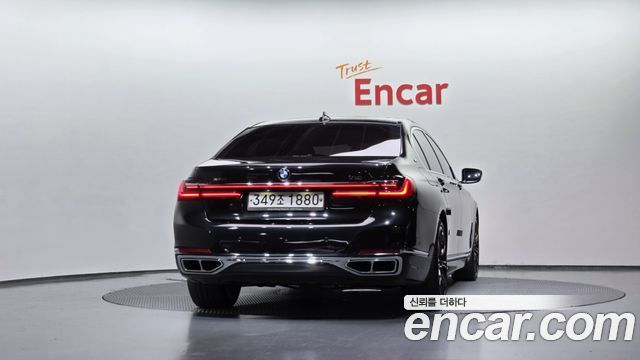 BMW 7 Series (G11) M760Li xDrive V12 Excellence 2020 — фото 4