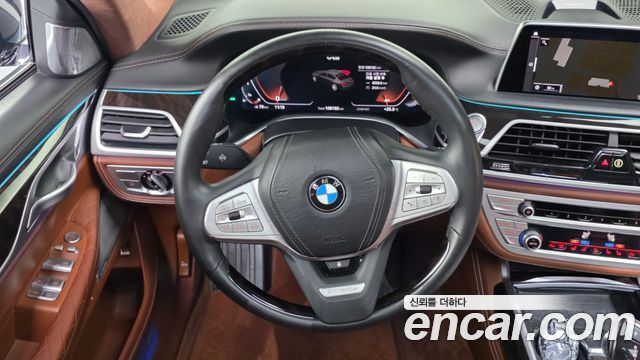 BMW 7 Series (G11) M760Li xDrive V12 Excellence 2020 — фото 13