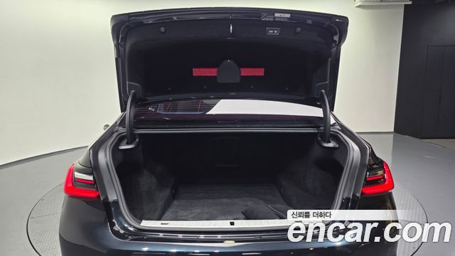 BMW 7 Series (G11) M760Li xDrive V12 Excellence 2020 — фото 20