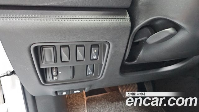 Renault Korea QM6 2.0 LPe Premiere 2WD 2021 — фото 29