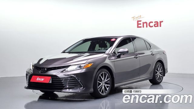 Toyota Camry (XV70) 2.5