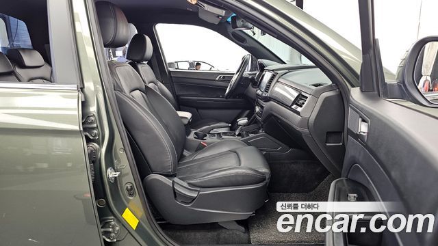 KG Mobility (SsangYong) Rexton Sports Khan Diesel 2.2 2WD Prestige 2021 — фото 11