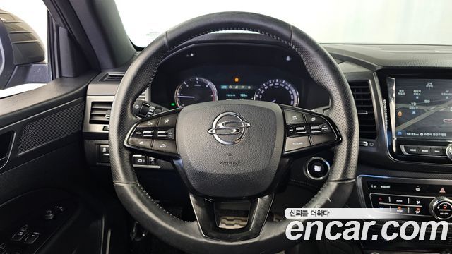 KG Mobility (SsangYong) Rexton Sports Khan Diesel 2.2 2WD Prestige 2021 — фото 13