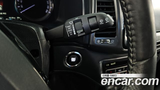 KG Mobility (SsangYong) Rexton Sports Khan Diesel 2.2 2WD Prestige 2021 — фото 15
