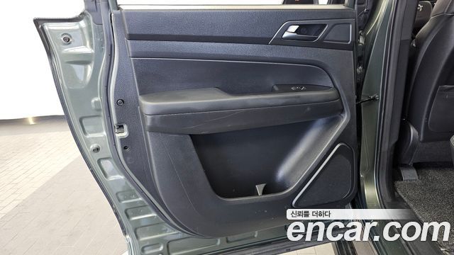 KG Mobility (SsangYong) Rexton Sports Khan Diesel 2.2 2WD Prestige 2021 — фото 25