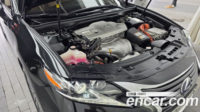 Lexus ES300h Supreme+ XV60 2018 — фото 6
