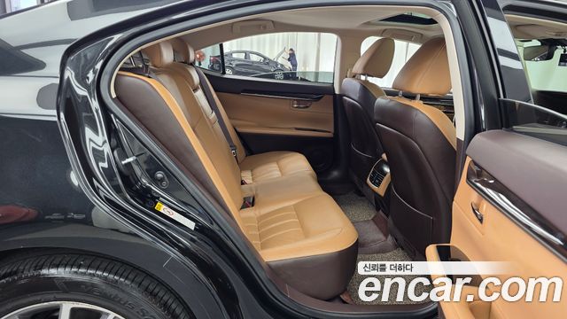 Lexus ES300h Supreme+ XV60 2018 — фото 12