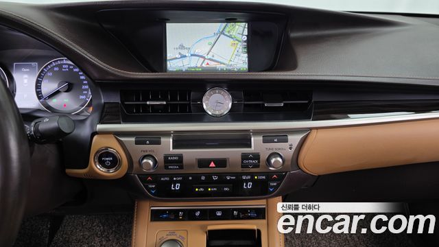 Lexus ES300h Supreme+ XV60 2018 — фото 14