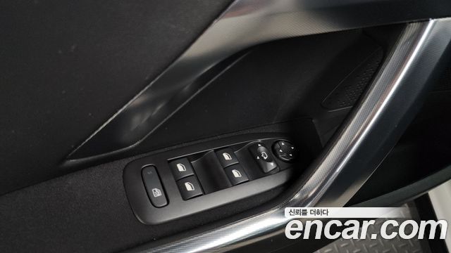 Peugeot 2008 1.5 BlueHDi Allure 2019 — фото 20